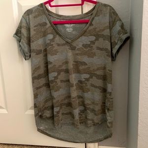 Camo American Eagle t-shirt